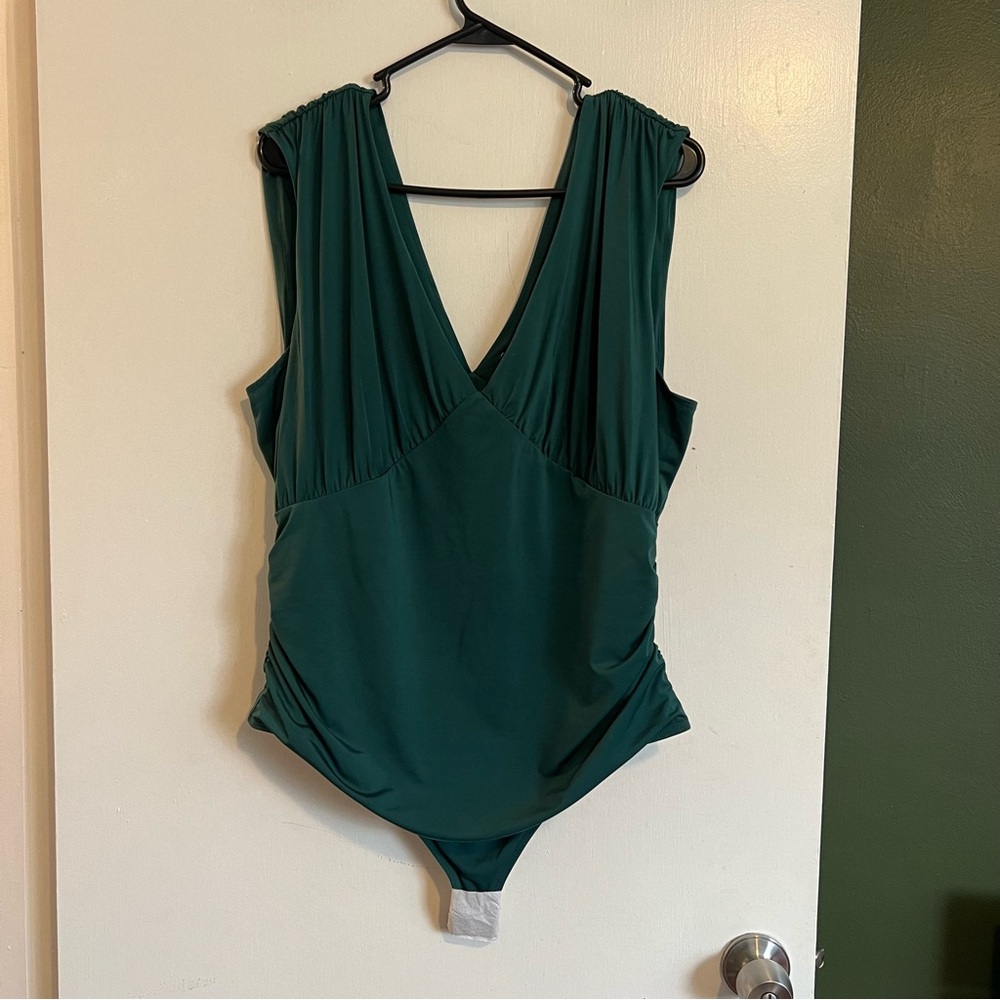 NWT express green v neck stretchy bodysuit sleeveless size XL